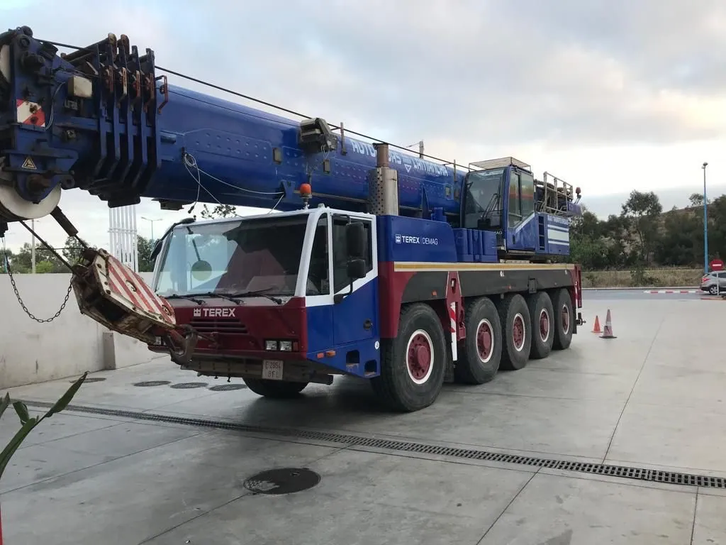 Pièces de rechange pour grues mobiles