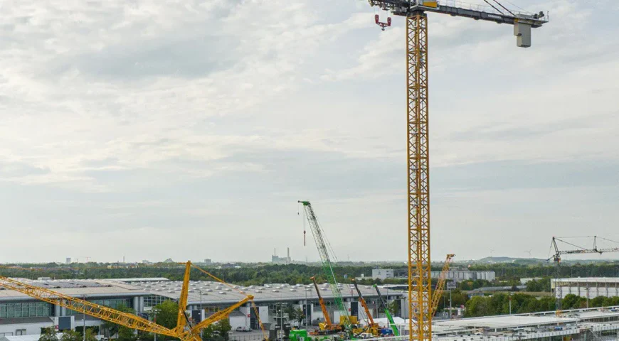 Grue mobile ou grue à tour