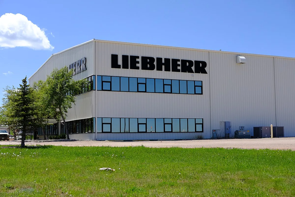 Marque Liebherr gammes grues mobiles : un leader innovant dans le levage sur pneus